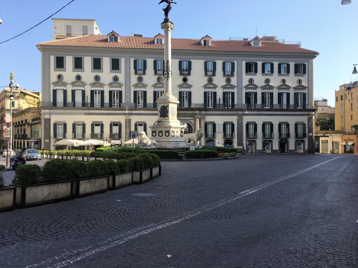 Medusa Chiaia 164 Napoli Dış mekan fotoğraf